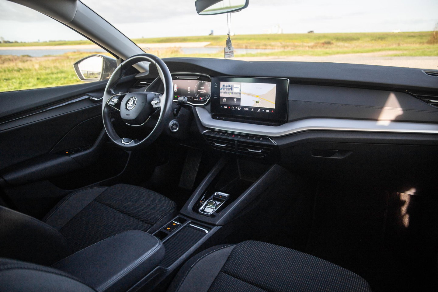 Škoda Octavia Combi 1.4 TSI iV PHEV Business Edition AIRCO / CRUISE CONTROLE / 204 PK / STOELVERWAMRING / NAVI /  CARPLAY / CAMERA