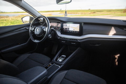 Škoda Octavia Combi 1.4 TSI iV PHEV Business Edition AIRCO / CRUISE CONTROLE / 204 PK / STOELVERWAMRING / NAVI /  CARPLAY / CAMERA