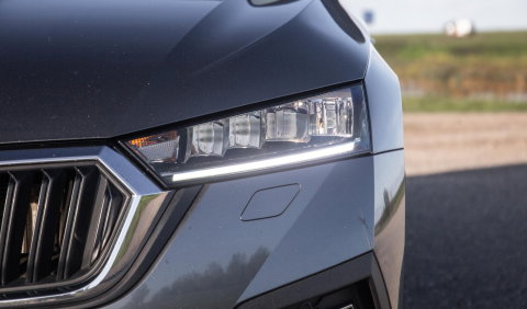 Škoda Octavia Combi 1.4 TSI iV PHEV Business Edition AIRCO / CRUISE CONTROLE / 204 PK / STOELVERWAMRING / NAVI /  CARPLAY / CAMERA