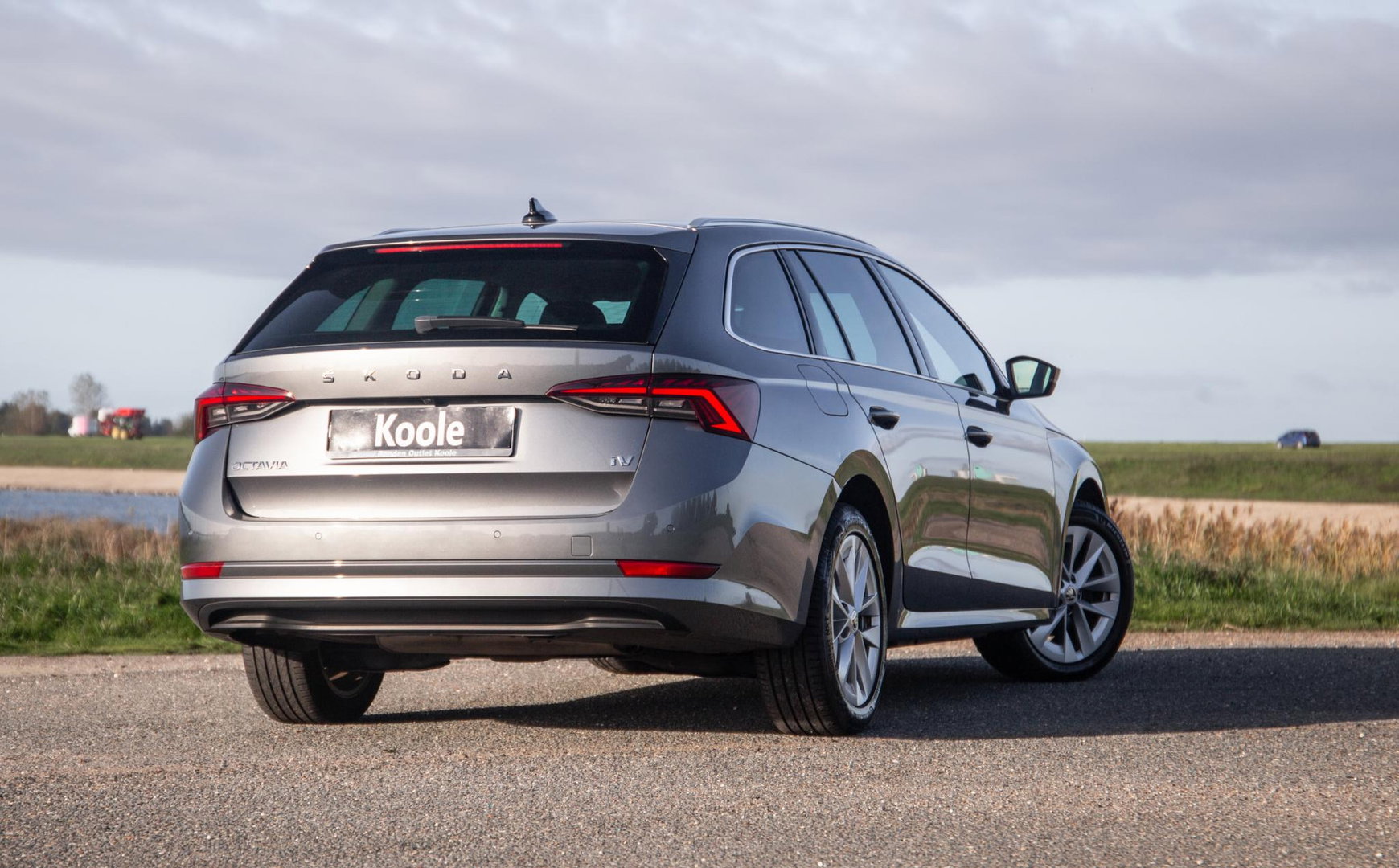 Škoda Octavia Combi 1.4 TSI iV PHEV Business Edition AIRCO / CRUISE CONTROLE / 204 PK / STOELVERWAMRING / NAVI /  CARPLAY / CAMERA