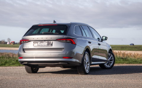 Škoda Octavia Combi 1.4 TSI iV PHEV Business Edition AIRCO / CRUISE CONTROLE / 204 PK / STOELVERWAMRING / NAVI /  CARPLAY / CAMERA