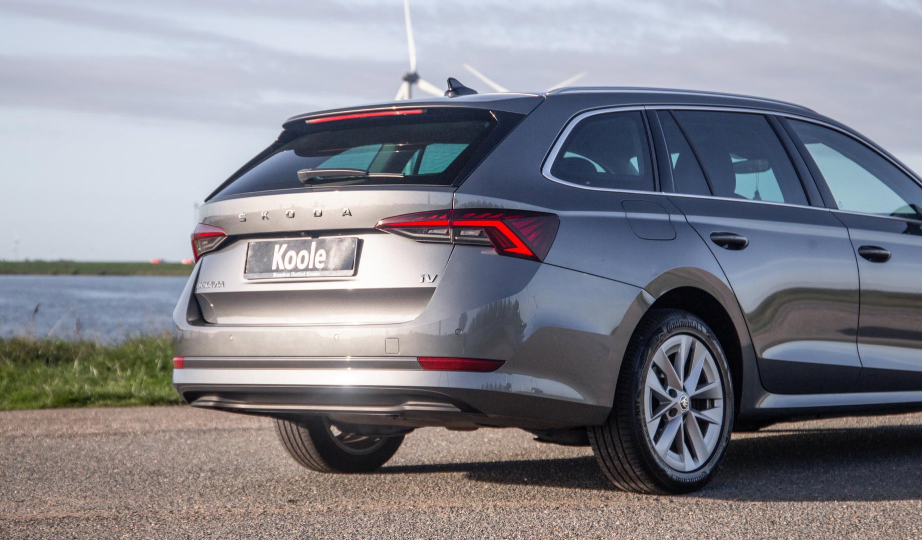 Škoda Octavia Combi 1.4 TSI iV PHEV Business Edition AIRCO / CRUISE CONTROLE / 204 PK / STOELVERWAMRING / NAVI /  CARPLAY / CAMERA