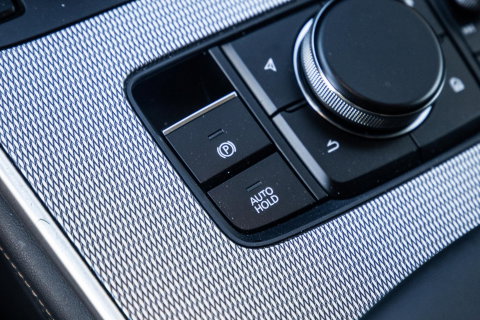 Mazda CX-60 2.5 e-SkyActiv PHEV Homura PANORAMA / TREKHAAK / 360 CAMERA / STOELVERWARMING + KOELING / CARPLAY / ADAPTIVE CRUISE