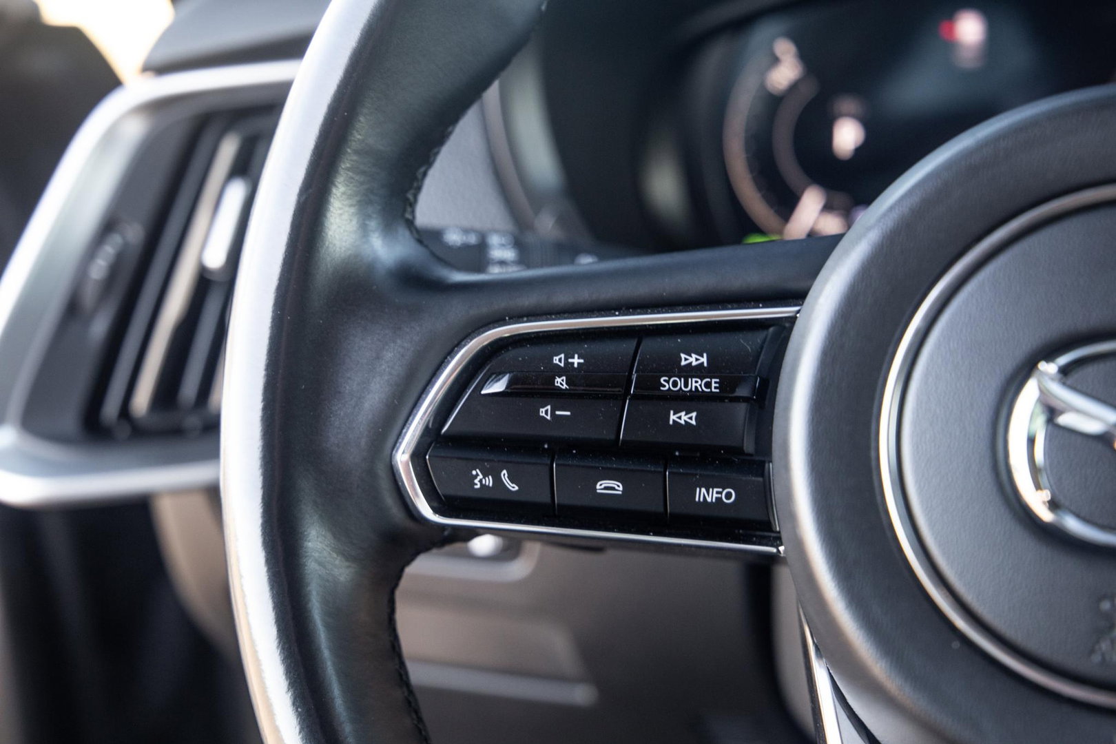 Mazda CX-60 2.5 e-SkyActiv PHEV Homura PANORAMA / TREKHAAK / 360 CAMERA / STOELVERWARMING + KOELING / CARPLAY / ADAPTIVE CRUISE