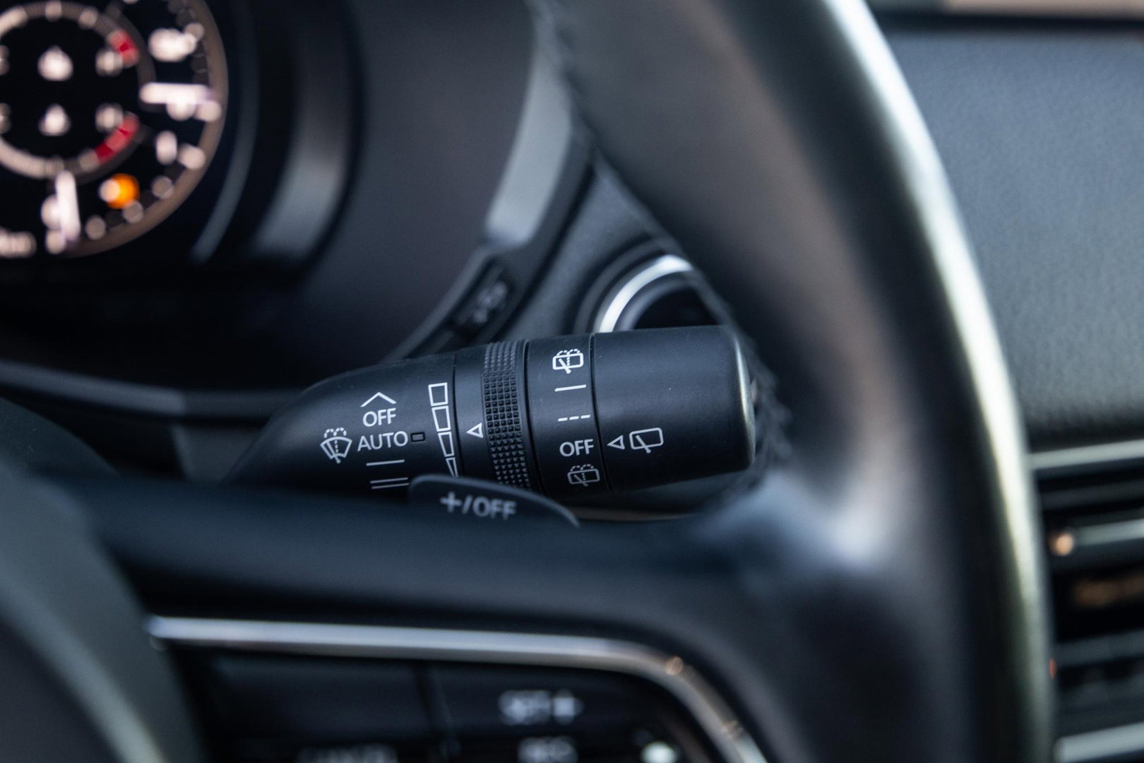 Mazda CX-60 2.5 e-SkyActiv PHEV Homura PANORAMA / TREKHAAK / 360 CAMERA / STOELVERWARMING + KOELING / CARPLAY / ADAPTIVE CRUISE