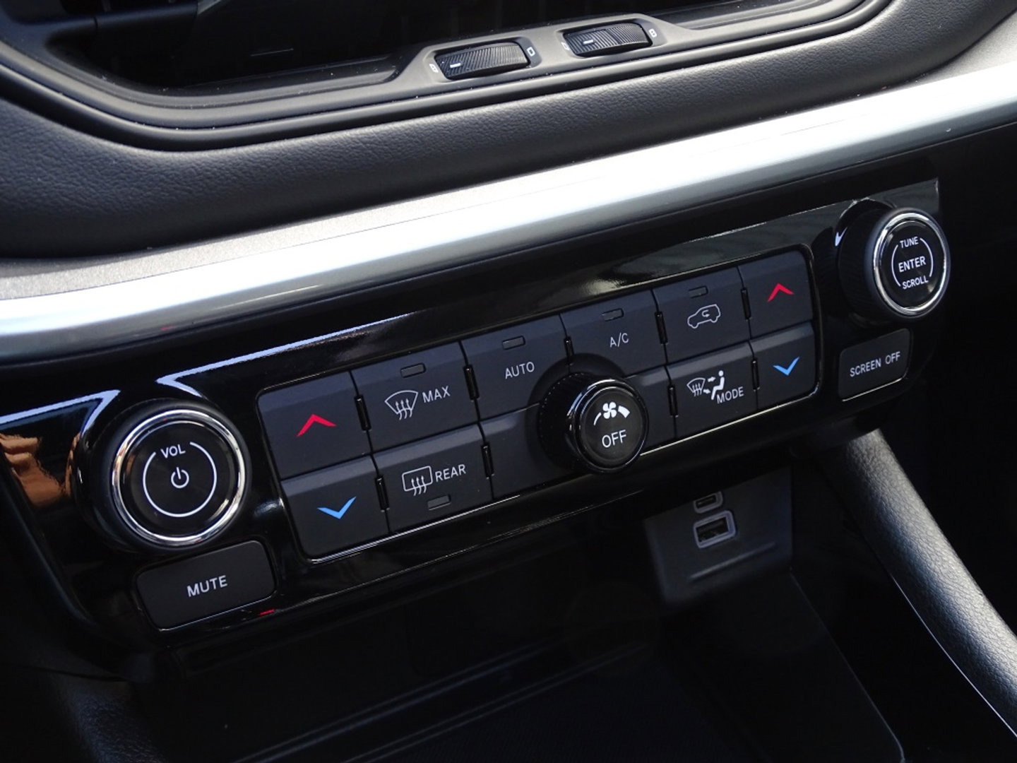 Jeep Compass 1.5T e-Hybrid automaat Ltd. / 2024 / LED / 360°