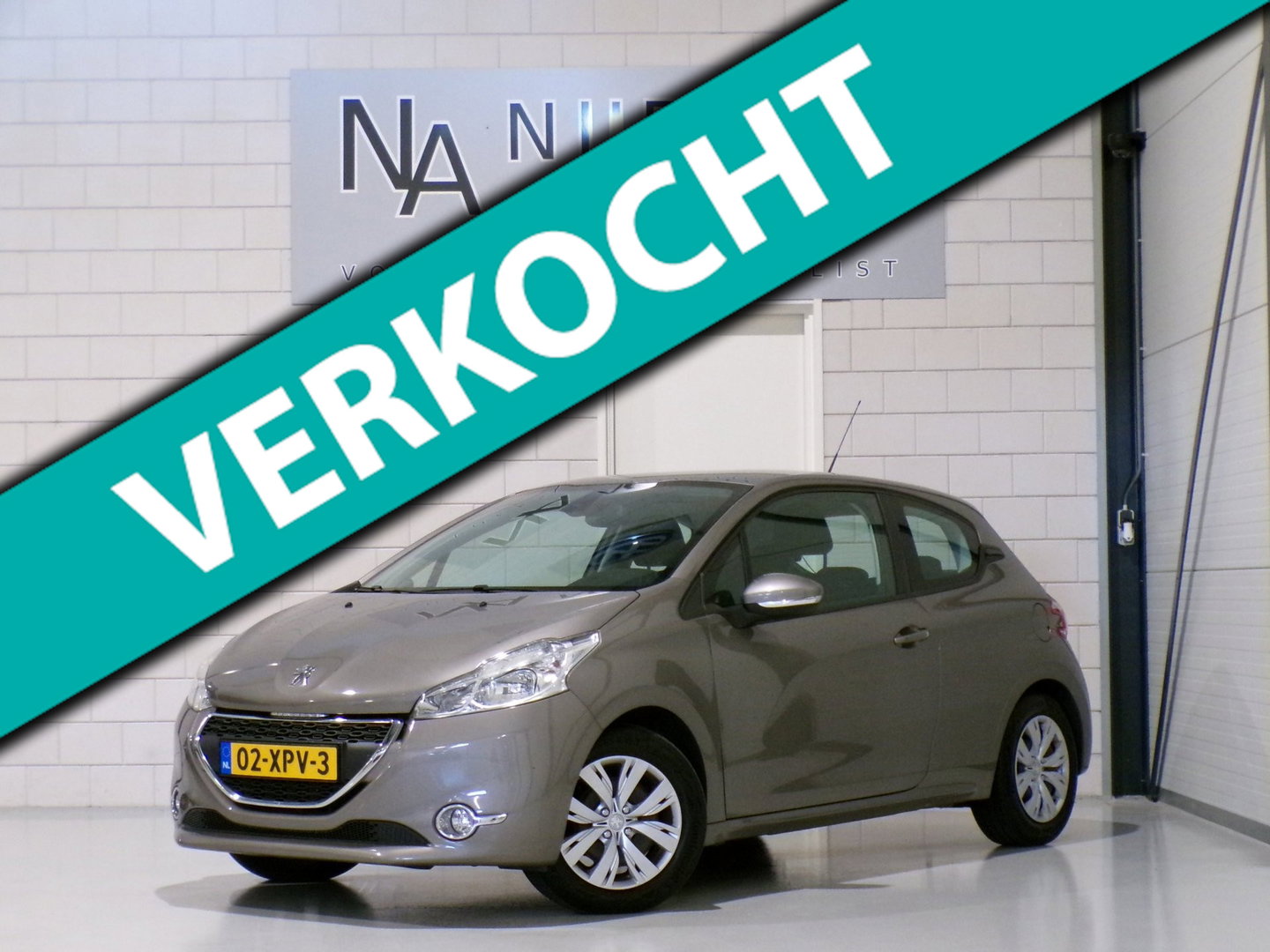 Peugeot 208 1.4 VTi 95PK Envy "Origineel NL!" Trekhaak Parkeersensoren Navigatie Bluetooth Cruise Climatronic Sport-stoelen Airco