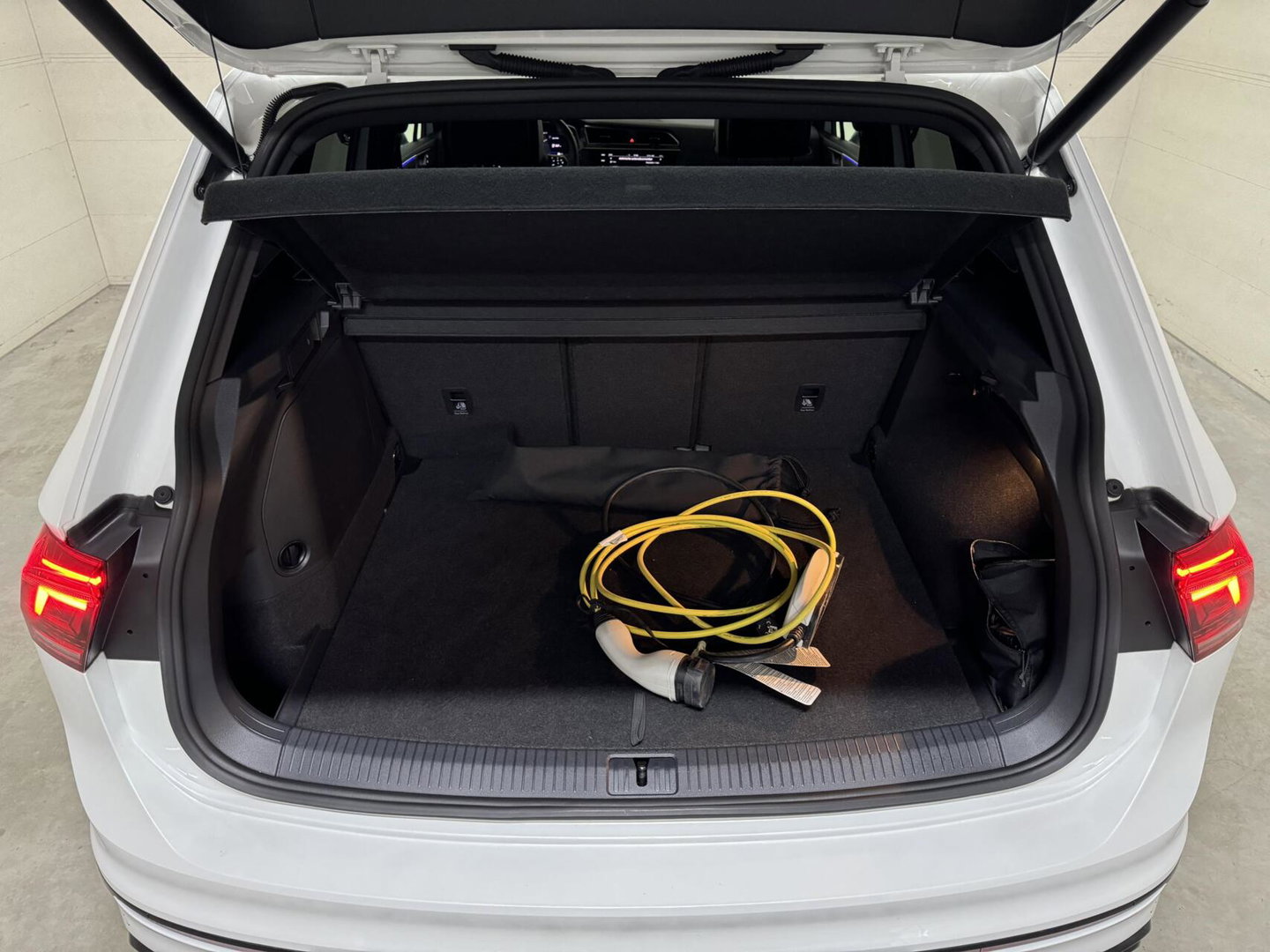 Volkswagen Tiguan 1.4 TSI eHybrid R-Line Black Style Pano HUD 360º Carplay