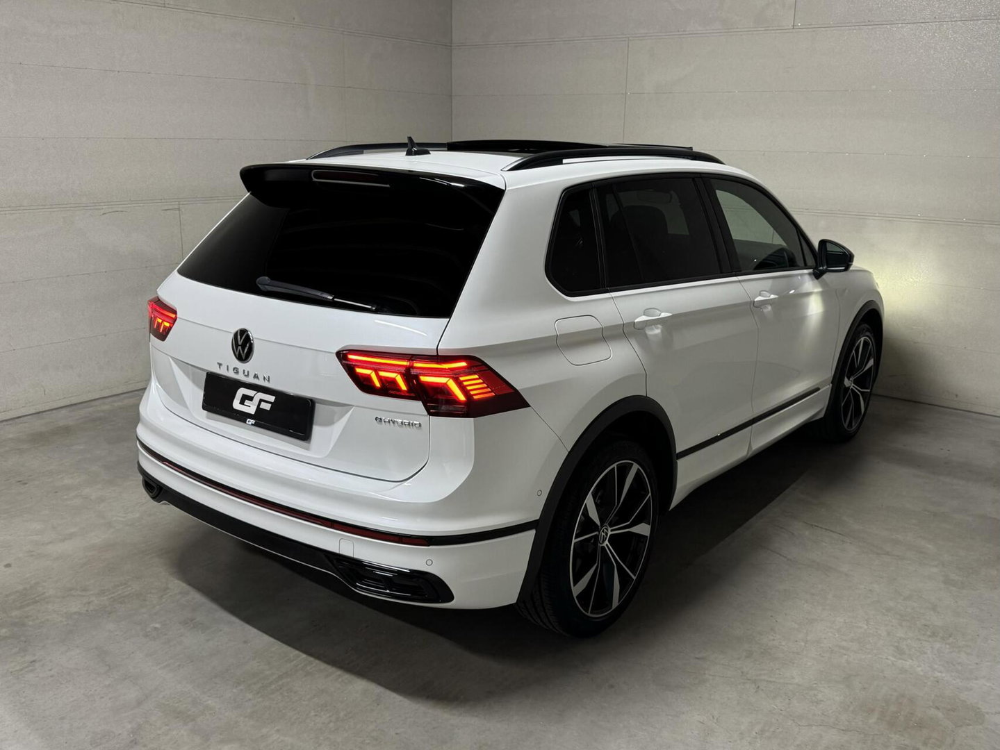 Volkswagen Tiguan 1.4 TSI eHybrid R-Line Black Style Pano HUD 360º Carplay