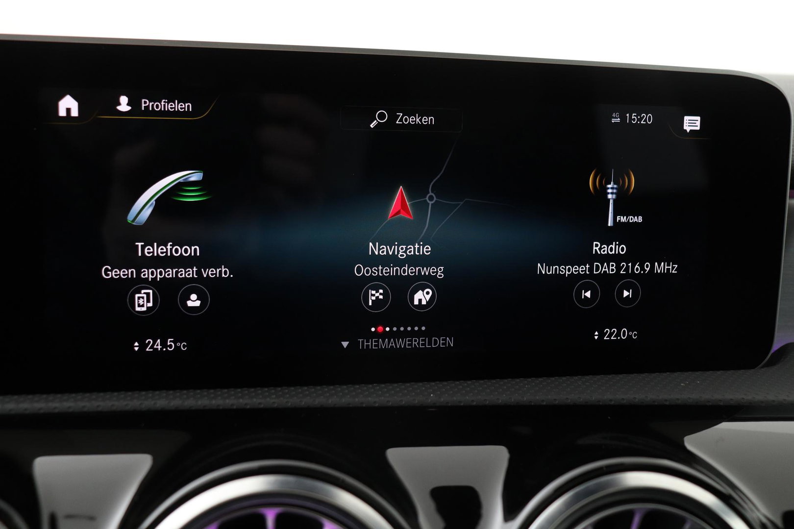 Mercedes-Benz A-Klasse 180 Business Solution AMG | Panoramadak | Nightpakket | Keyless | Memory | Camera | Stoelverwarming | 18 Inch