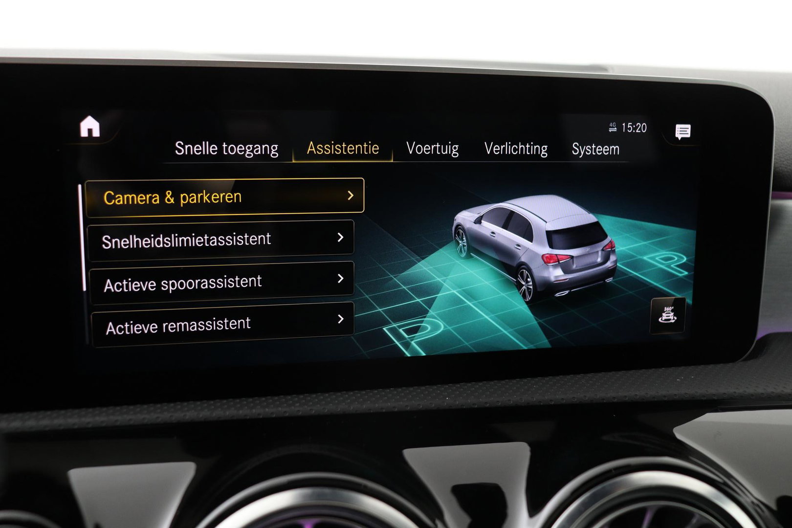 Mercedes-Benz A-Klasse 180 Business Solution AMG | Panoramadak | Nightpakket | Keyless | Memory | Camera | Stoelverwarming | 18 Inch