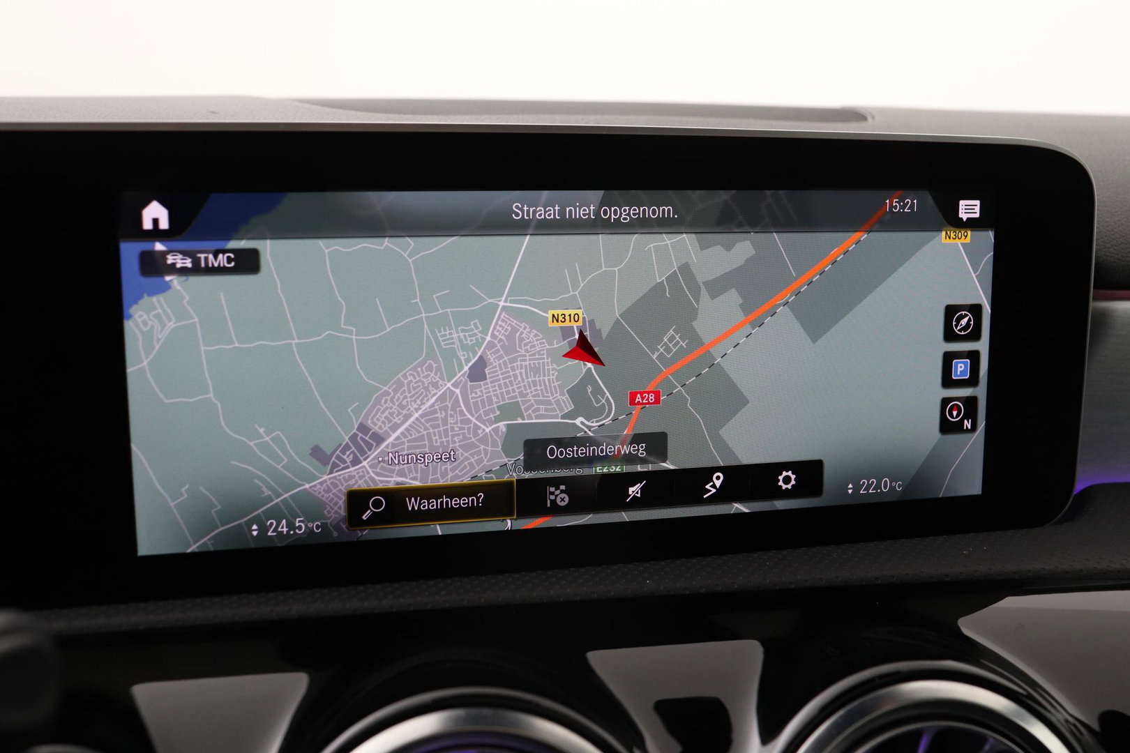 Mercedes-Benz A-Klasse 180 Business Solution AMG | Panoramadak | Nightpakket | Keyless | Memory | Camera | Stoelverwarming | 18 Inch
