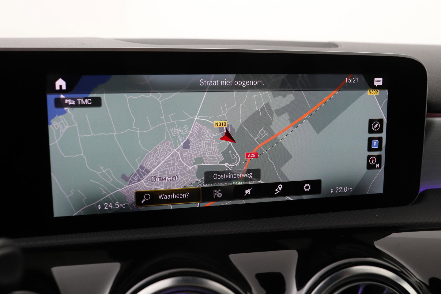 Mercedes-Benz A-Klasse 180 Business Solution AMG | Panoramadak | Nightpakket | Keyless | Memory | Camera | Stoelverwarming | 18 Inch