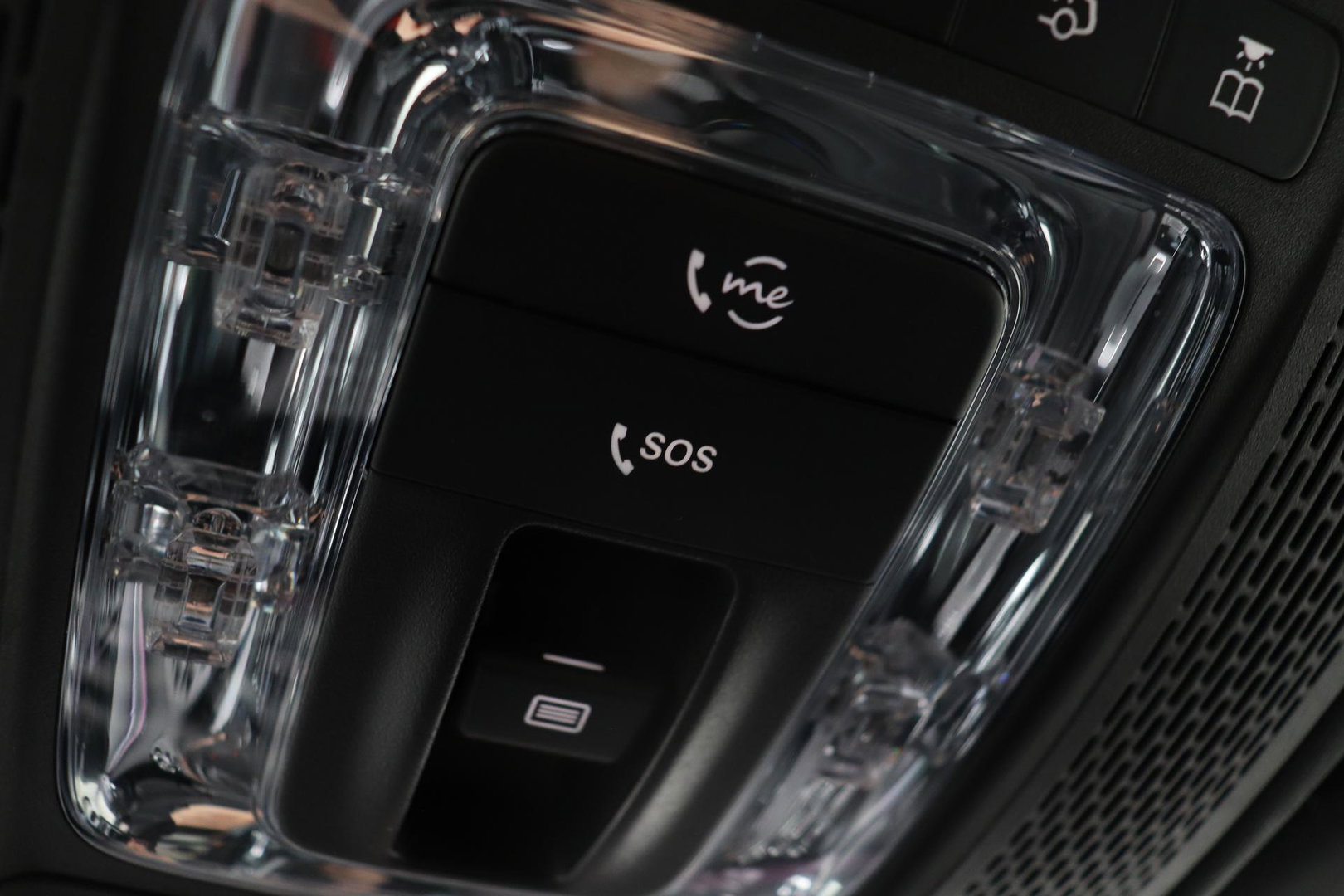 Mercedes-Benz A-Klasse 180 Business Solution AMG | Panoramadak | Nightpakket | Keyless | Memory | Camera | Stoelverwarming | 18 Inch