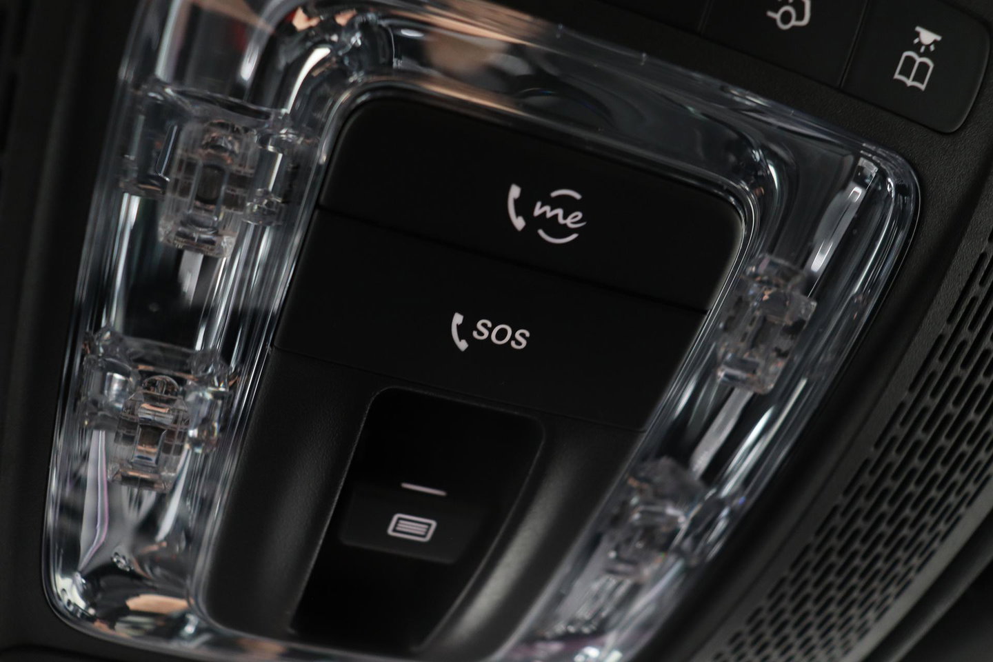 Mercedes-Benz A-Klasse 180 Business Solution AMG | Panoramadak | Nightpakket | Keyless | Memory | Camera | Stoelverwarming | 18 Inch