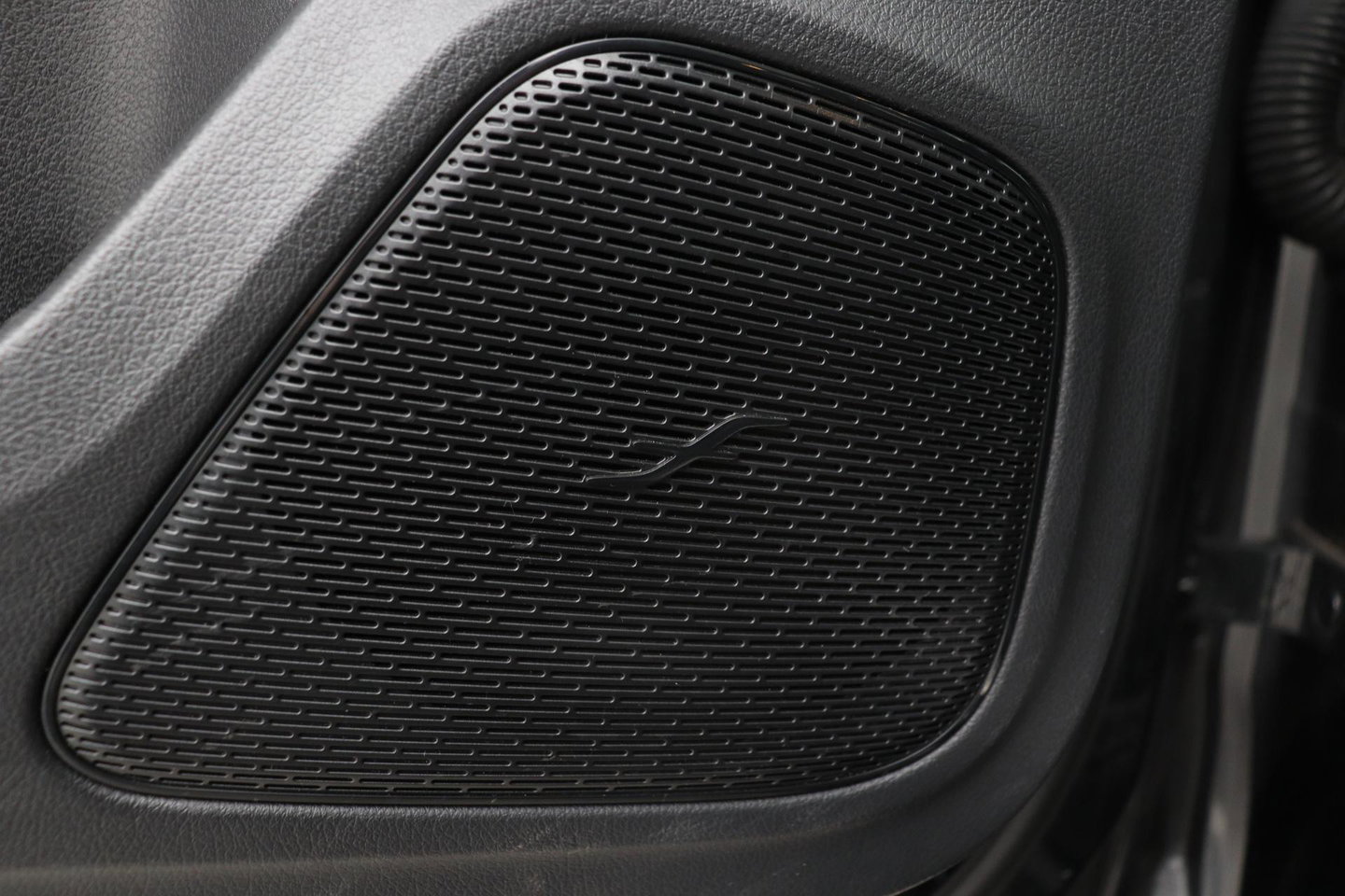 Mercedes-Benz A-Klasse 180 Business Solution AMG | Panoramadak | Nightpakket | Keyless | Memory | Camera | Stoelverwarming | 18 Inch