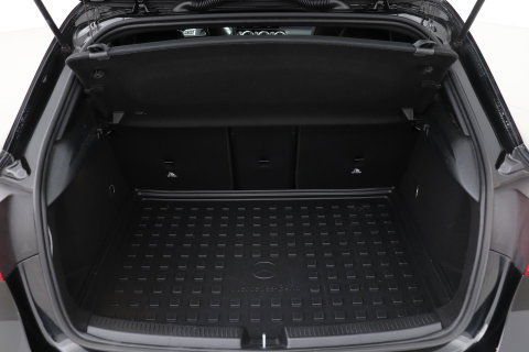 Mercedes-Benz A-Klasse 180 Business Solution AMG | Panoramadak | Nightpakket | Keyless | Memory | Camera | Stoelverwarming | 18 Inch