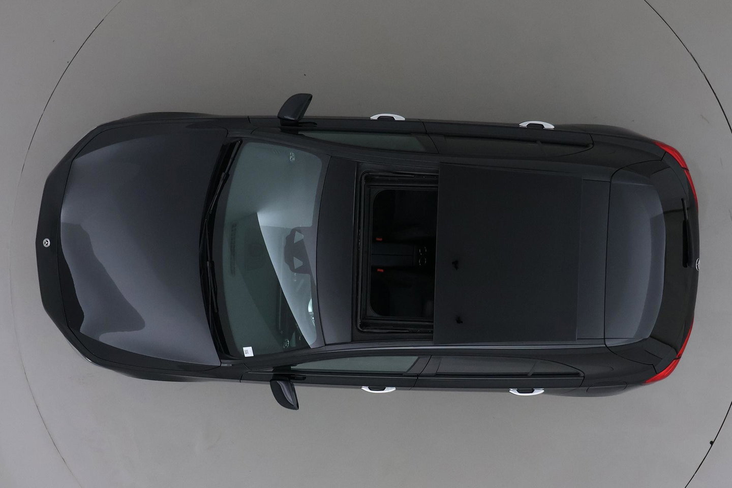 Mercedes-Benz A-Klasse 180 Business Solution AMG | Panoramadak | Nightpakket | Keyless | Memory | Camera | Stoelverwarming | 18 Inch