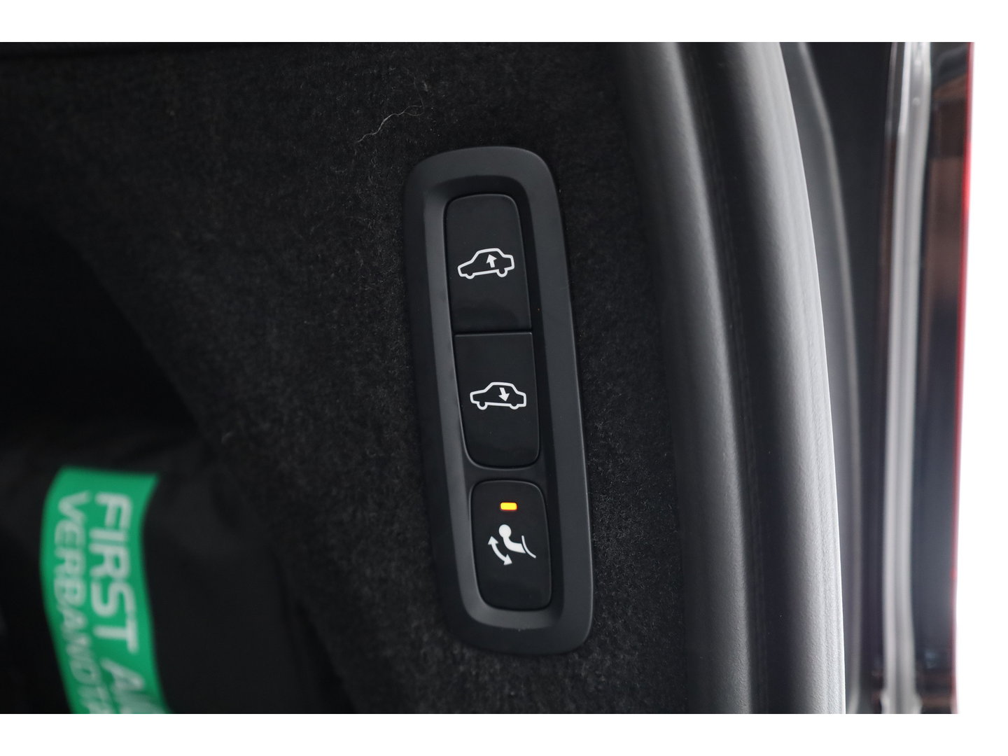 Volvo XC90 2.0 T8 Plus Dark | Luchtvering |  Pano-dak | B&W Audio | Trekhaak | 360 camera |
