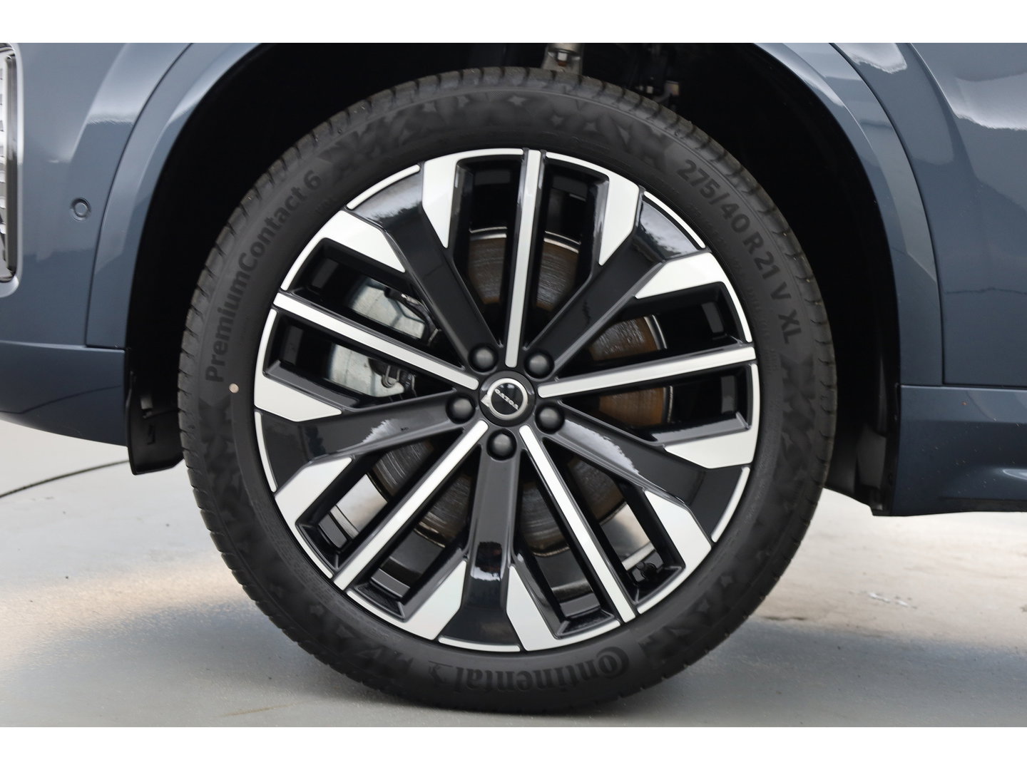 Volvo XC90 2.0 T8 Plus Dark | Luchtvering |  Pano-dak | B&W Audio | Trekhaak | 360 camera |