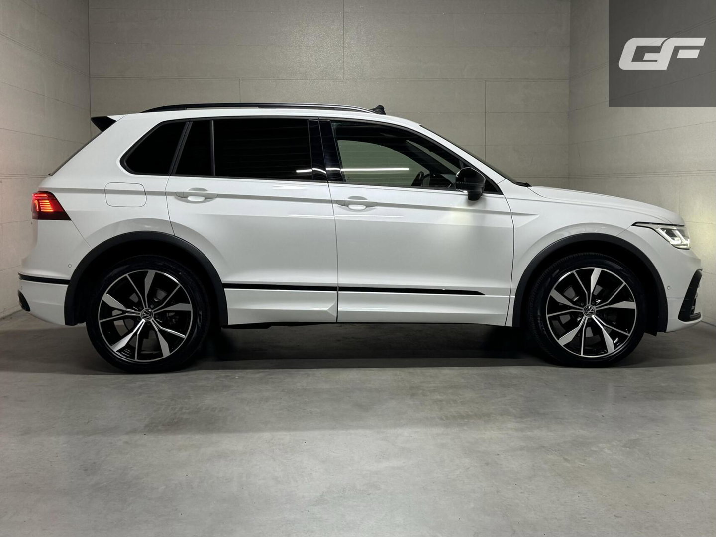 Volkswagen Tiguan 1.4 TSI eHybrid R-Line Black Style Pano HUD 360º Carplay