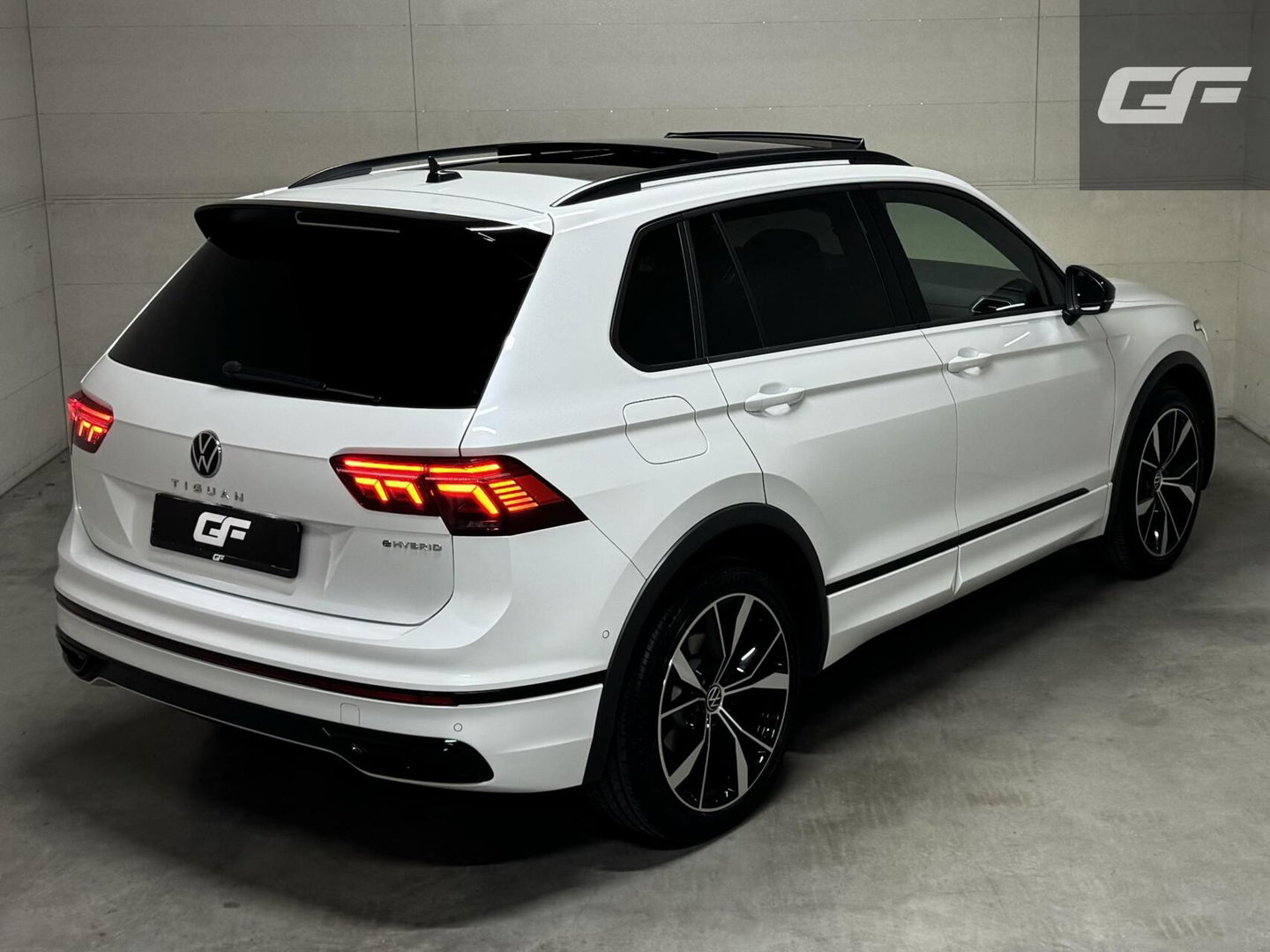 Volkswagen Tiguan 1.4 TSI eHybrid R-Line Black Style Pano HUD 360º Carplay