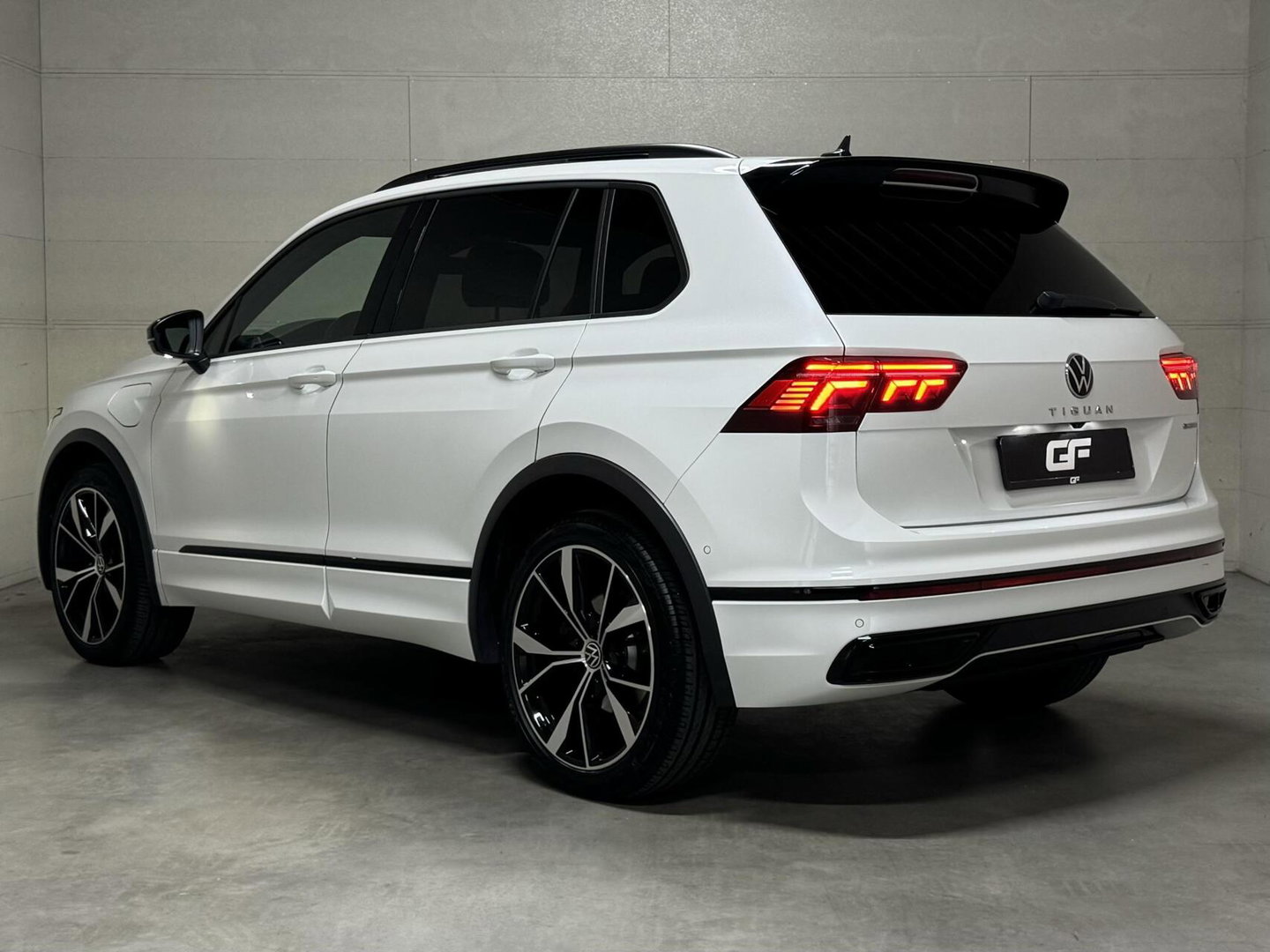 Volkswagen Tiguan 1.4 TSI eHybrid R-Line Black Style Pano HUD 360º Carplay