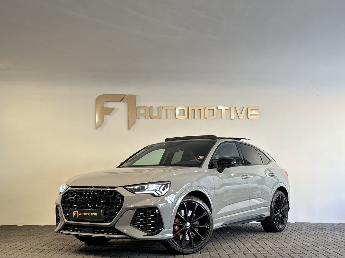 Audi RSQ3 Sportback 2.5 TFSI Pano|B&O|Keyless|Carbon|Sfeer|ACC
