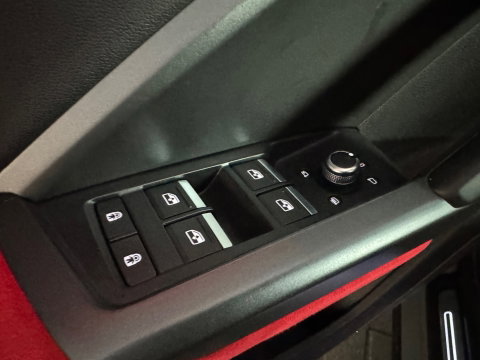 Audi RSQ3 Sportback 2.5 TFSI Pano|B&O|Keyless|Carbon|Sfeer|ACC
