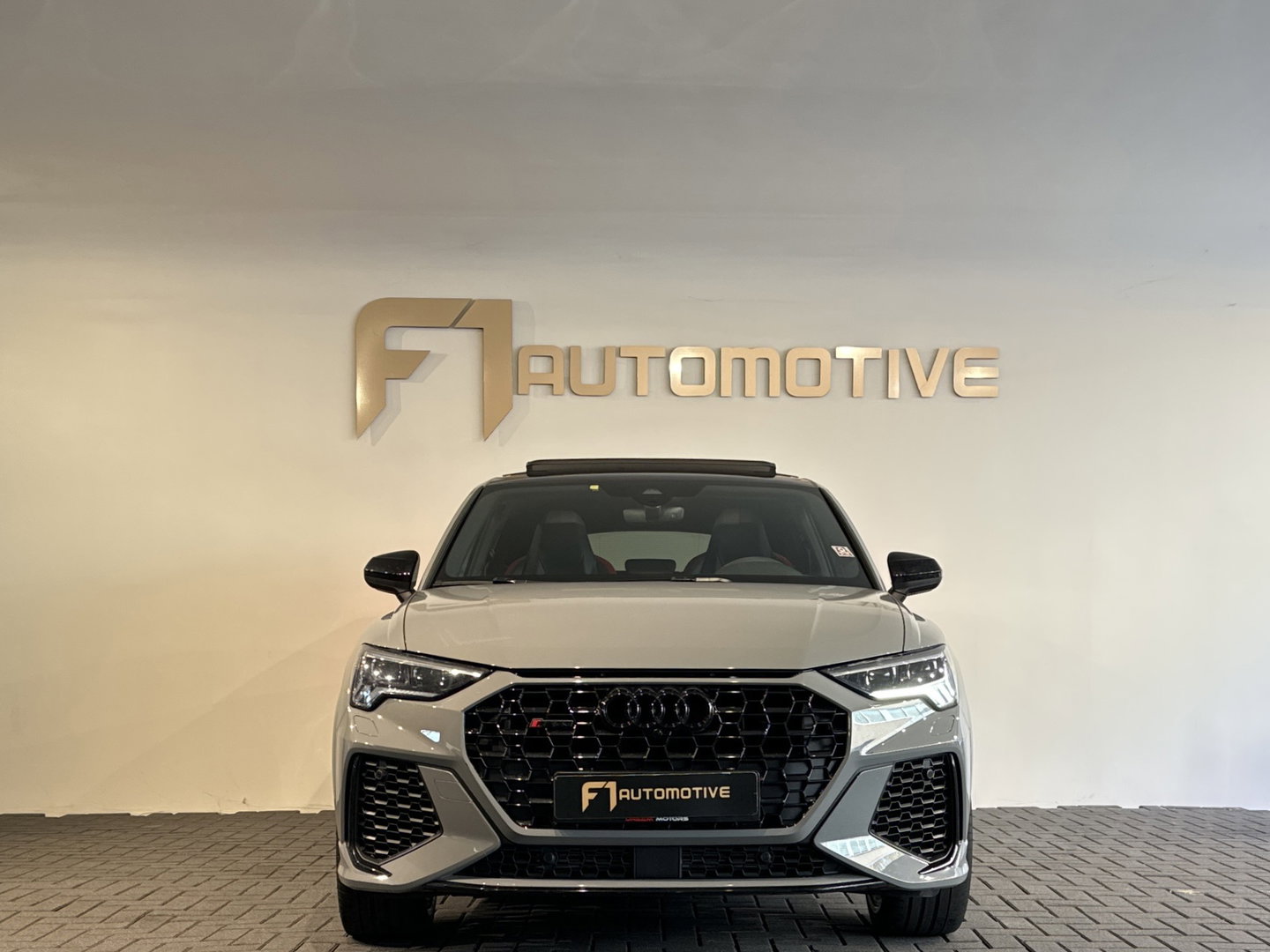 Audi RSQ3 Sportback 2.5 TFSI Pano|B&O|Keyless|Carbon|Sfeer|ACC