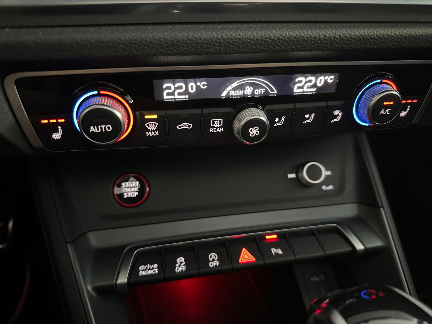 Audi RSQ3 Sportback 2.5 TFSI Pano|B&O|Keyless|Carbon|Sfeer|ACC