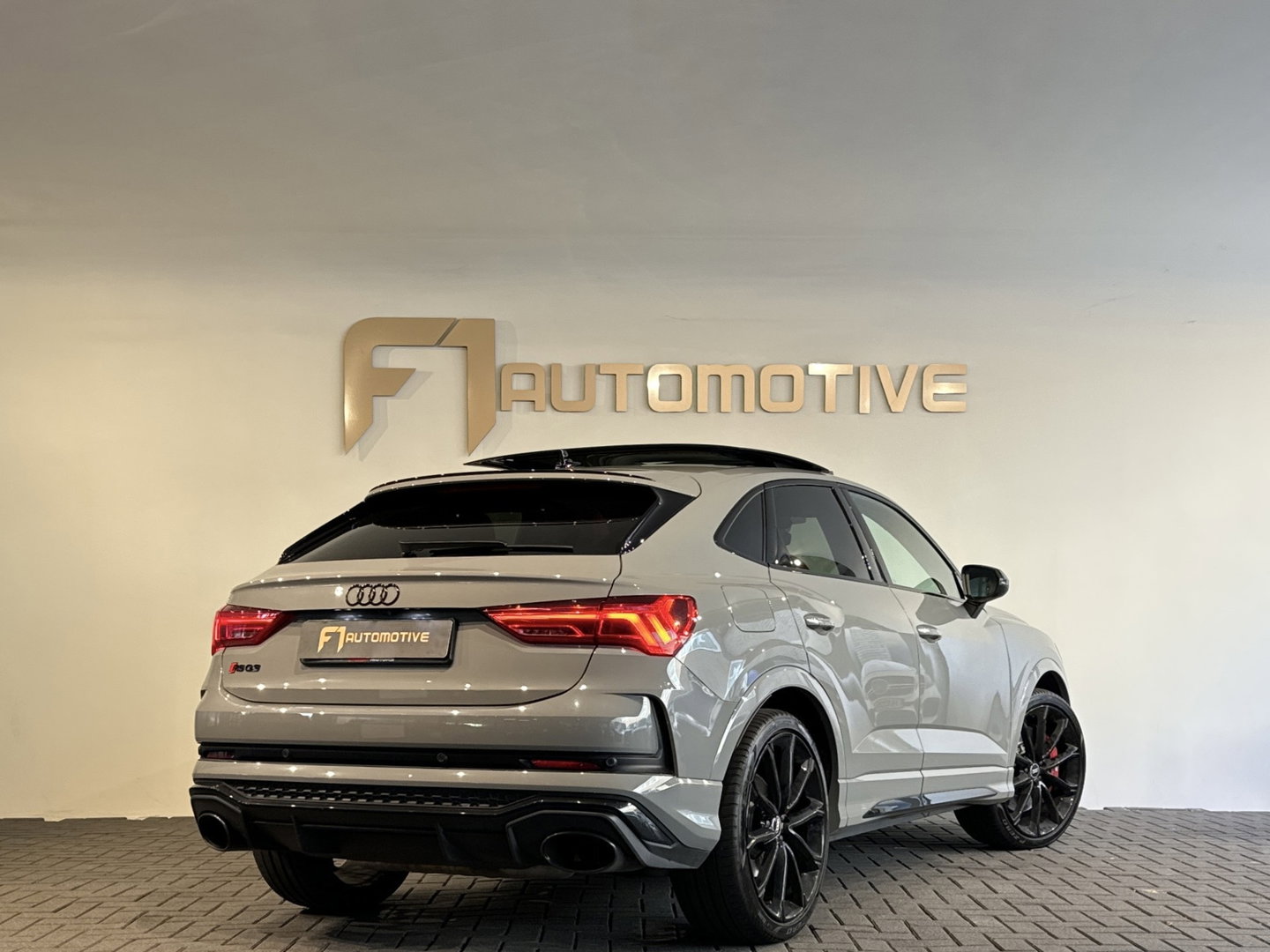 Audi RSQ3 Sportback 2.5 TFSI Pano|B&O|Keyless|Carbon|Sfeer|ACC