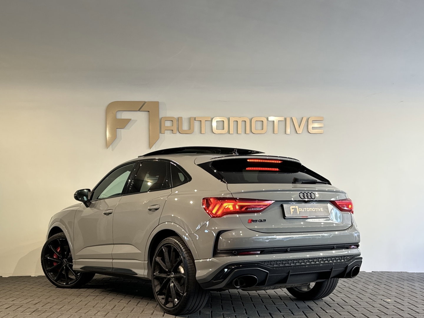 Audi RSQ3 Sportback 2.5 TFSI Pano|B&O|Keyless|Carbon|Sfeer|ACC