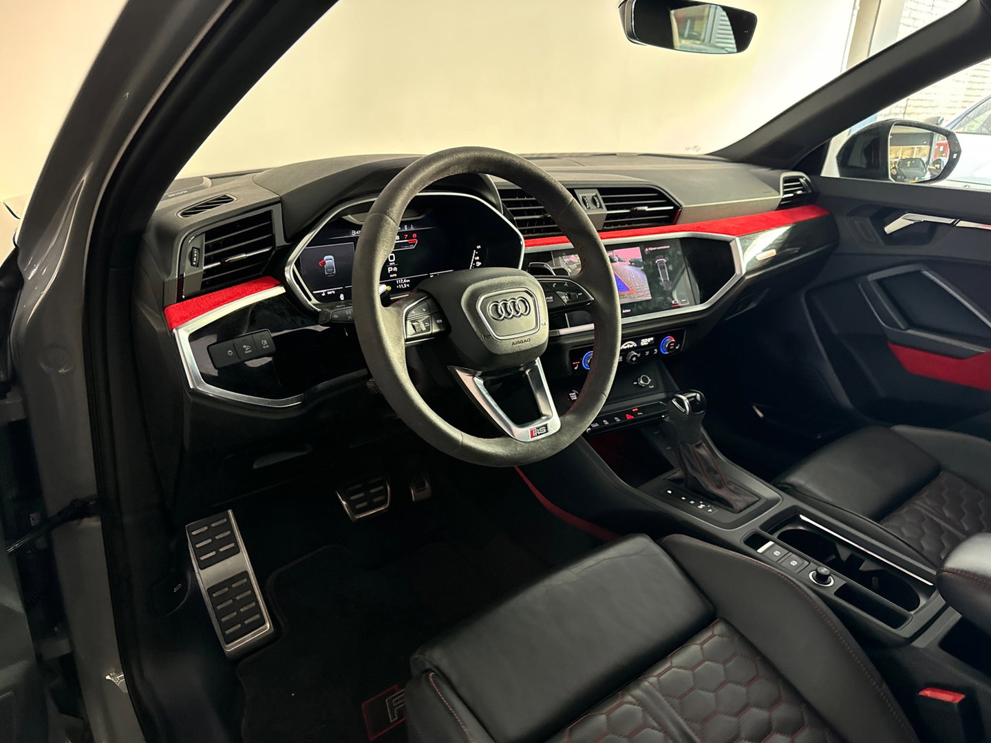 Audi RSQ3 Sportback 2.5 TFSI Pano|B&O|Keyless|Carbon|Sfeer|ACC