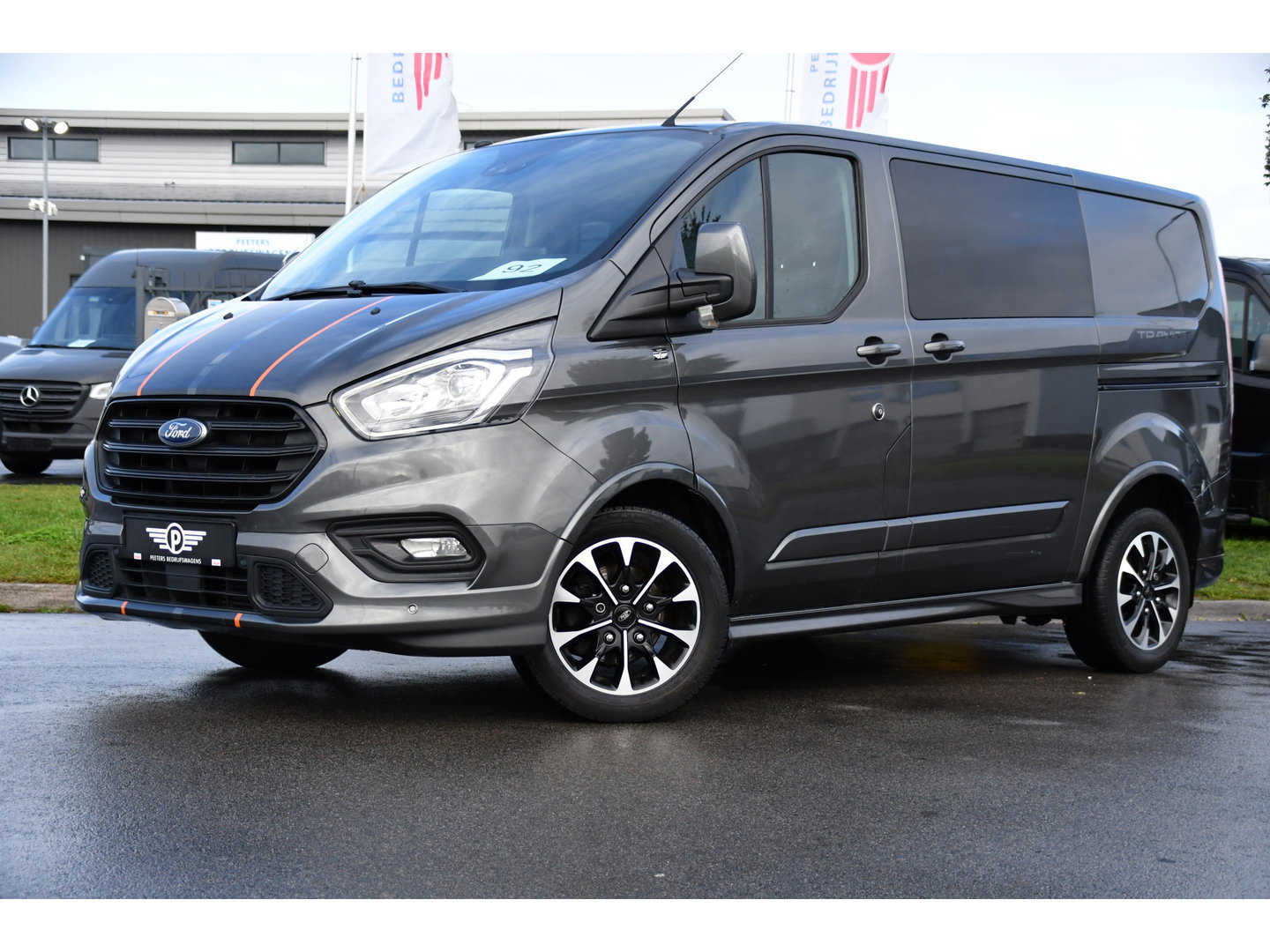 Ford Transit Custom 290 2.0 TDCI L1H1 Sport DC Cruise, Camera, Carplay, Leder, LED, 170pk, 2 x Schuifdeur, Automaat, Stoelverwarming, Uniek!