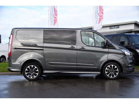 Ford Transit Custom 290 2.0 TDCI L1H1 Sport DC Cruise, Camera, Carplay, Leder, LED, 170pk, 2 x Schuifdeur, Automaat, Stoelverwarming, Uniek!
