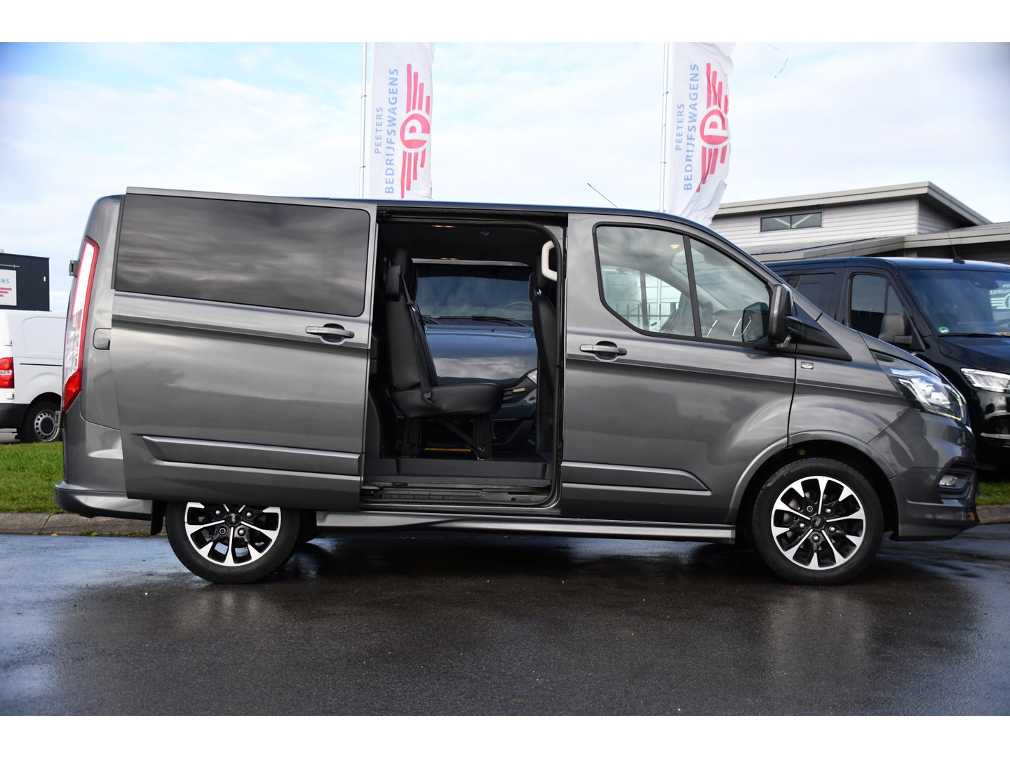 Ford Transit Custom 290 2.0 TDCI L1H1 Sport DC Cruise, Camera, Carplay, Leder, LED, 170pk, 2 x Schuifdeur, Automaat, Stoelverwarming, Uniek!