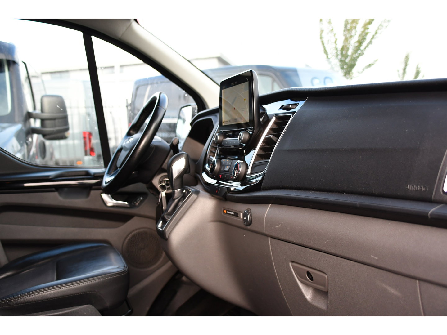 Ford Transit Custom 290 2.0 TDCI L1H1 Sport DC Cruise, Camera, Carplay, Leder, LED, 170pk, 2 x Schuifdeur, Automaat, Stoelverwarming, Uniek!
