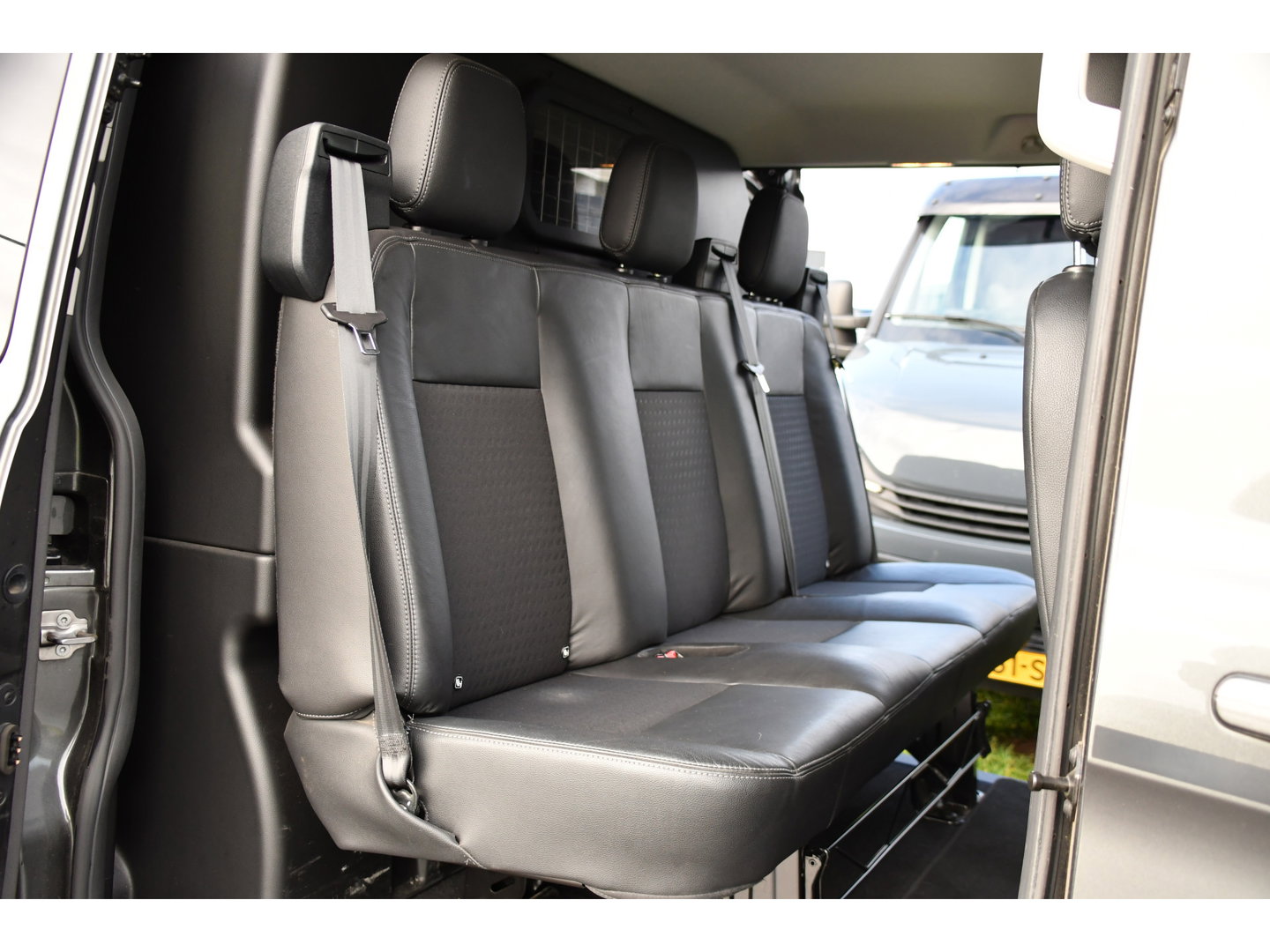 Ford Transit Custom 290 2.0 TDCI L1H1 Sport DC Cruise, Camera, Carplay, Leder, LED, 170pk, 2 x Schuifdeur, Automaat, Stoelverwarming, Uniek!