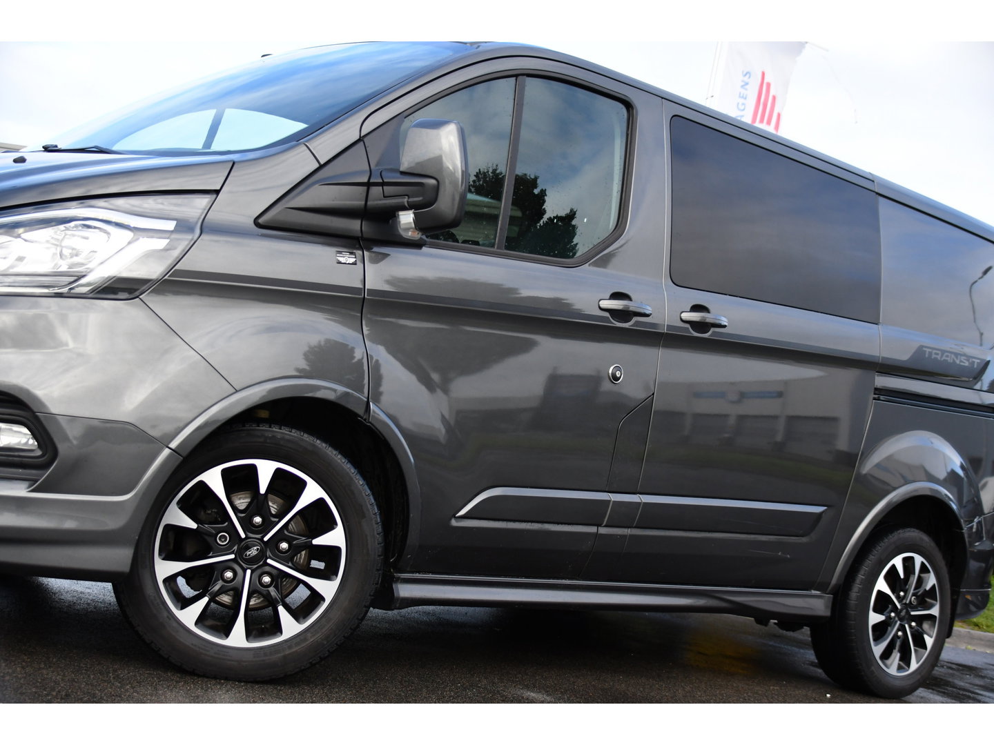 Ford Transit Custom 290 2.0 TDCI L1H1 Sport DC Cruise, Camera, Carplay, Leder, LED, 170pk, 2 x Schuifdeur, Automaat, Stoelverwarming, Uniek!