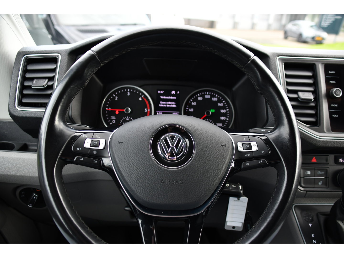 Volkswagen Crafter 35 2.0 TDI L3H3 4Motion PB Edition FULL Options! Adaptieve Cruise, Camera, LED, Carplay, 177pk, Automaat, Clima, 4x4, Stoelverwarming, Uniek!