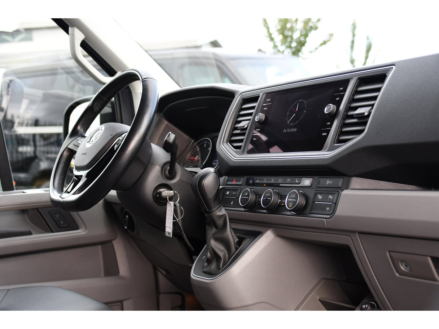 Volkswagen Crafter 35 2.0 TDI L3H3 4Motion PB Edition FULL Options! Adaptieve Cruise, Camera, LED, Carplay, 177pk, Automaat, Clima, 4x4, Stoelverwarming, Uniek!
