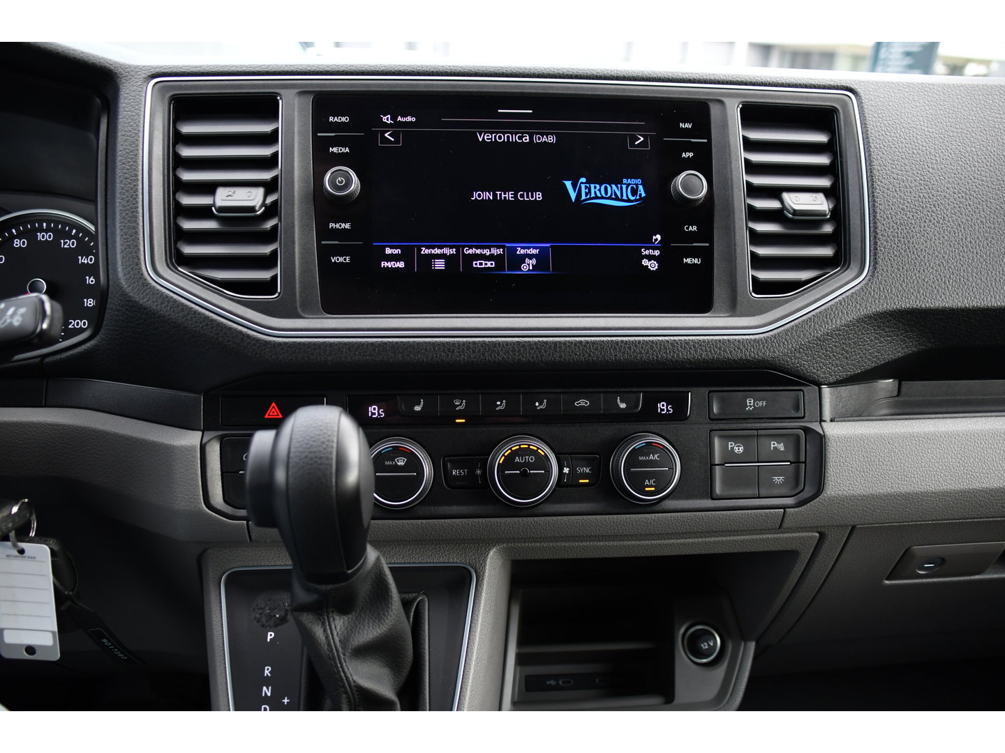 Volkswagen Crafter 35 2.0 TDI L3H3 4Motion PB Edition FULL Options! Adaptieve Cruise, Camera, LED, Carplay, 177pk, Automaat, Clima, 4x4, Stoelverwarming, Uniek!