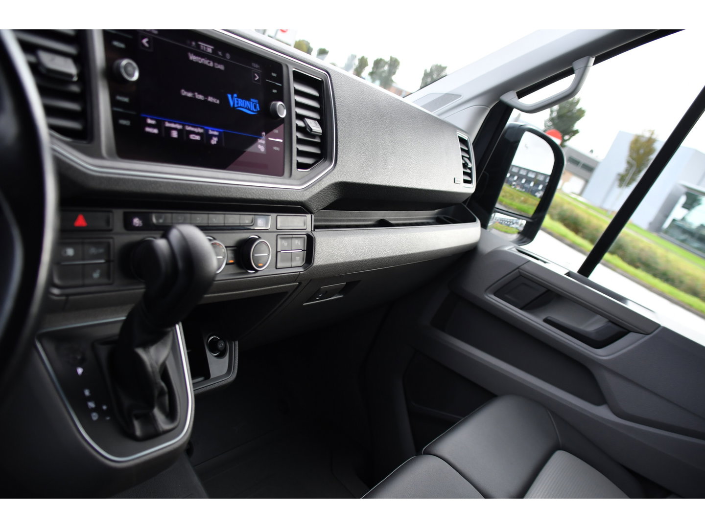 Volkswagen Crafter 35 2.0 TDI L3H3 4Motion PB Edition FULL Options! Adaptieve Cruise, Camera, LED, Carplay, 177pk, Automaat, Clima, 4x4, Stoelverwarming, Uniek!