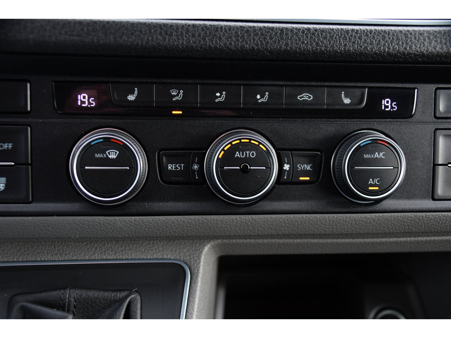Volkswagen Crafter 35 2.0 TDI L3H3 4Motion PB Edition FULL Options! Adaptieve Cruise, Camera, LED, Carplay, 177pk, Automaat, Clima, 4x4, Stoelverwarming, Uniek!