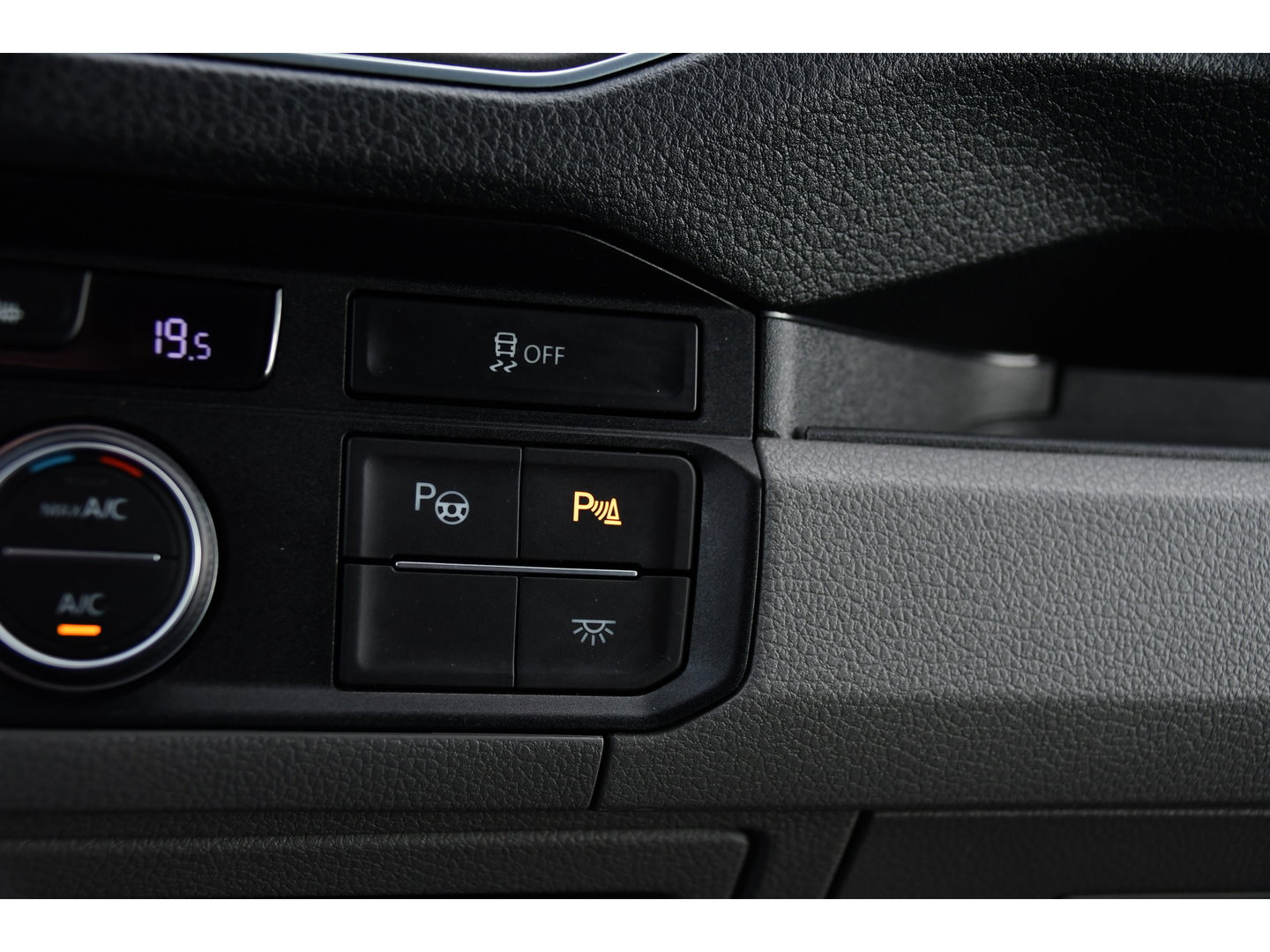 Volkswagen Crafter 35 2.0 TDI L3H3 4Motion PB Edition FULL Options! Adaptieve Cruise, Camera, LED, Carplay, 177pk, Automaat, Clima, 4x4, Stoelverwarming, Uniek!