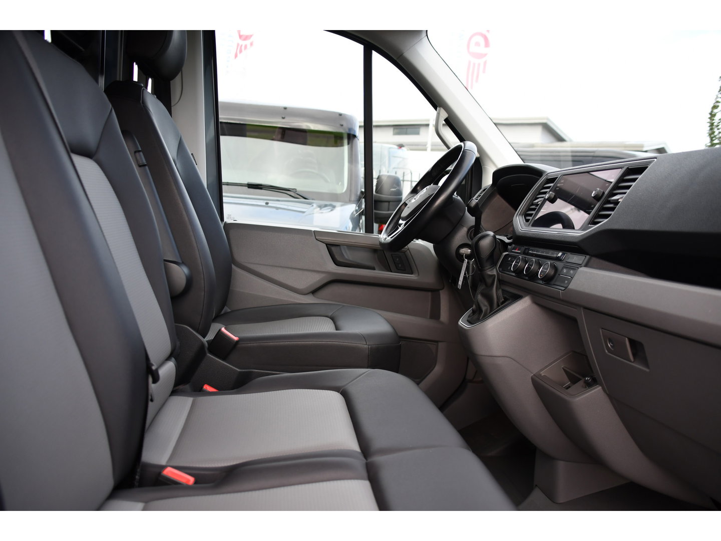Volkswagen Crafter 35 2.0 TDI L3H3 4Motion PB Edition FULL Options! Adaptieve Cruise, Camera, LED, Carplay, 177pk, Automaat, Clima, 4x4, Stoelverwarming, Uniek!