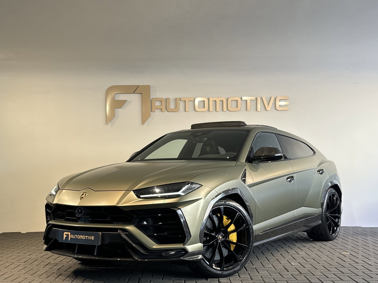 Lamborghini Urus 4.0 V8 Pano|Ceramic|Carbon|B&O 3D|Massage|Blindspot|Keyless