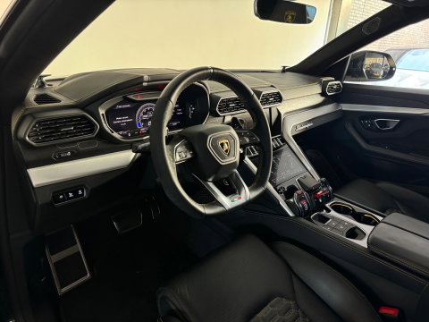 Lamborghini Urus 4.0 V8 Pano|Ceramic|Carbon|B&O 3D|Massage|Blindspot|Keyless