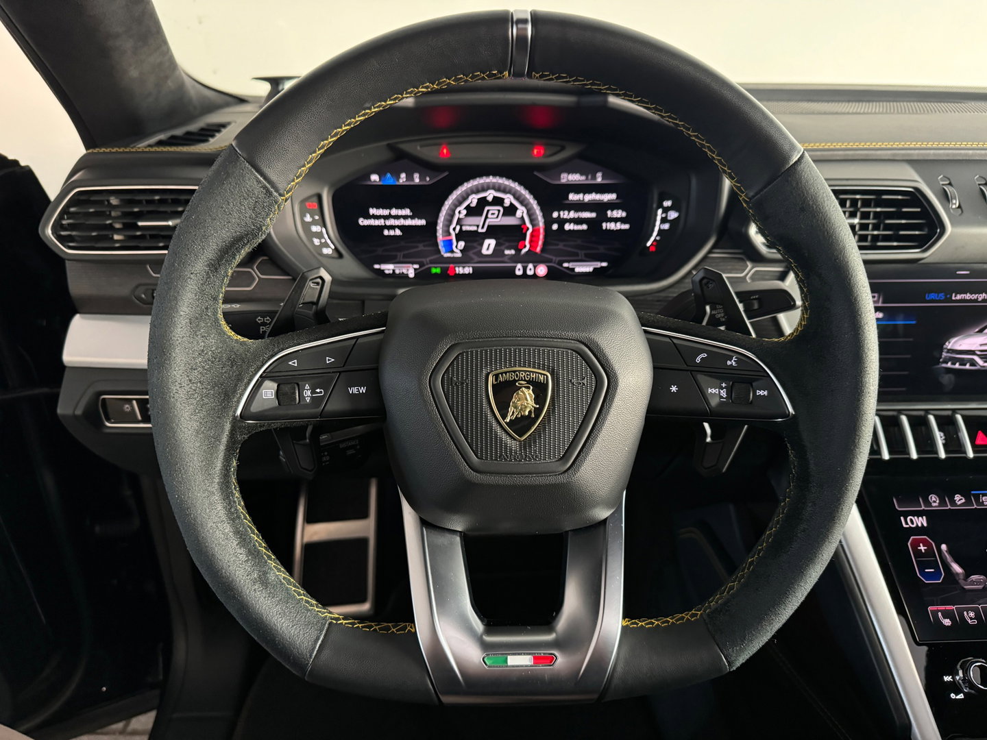 Lamborghini Urus 4.0 V8 Pano|Ceramic|Carbon|B&O 3D|Massage|Blindspot|Keyless